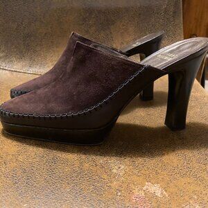 Vintage Stuart Weitzman Suede Mule Heels Size 8